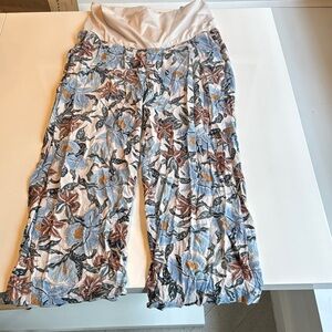Floral maternity pants